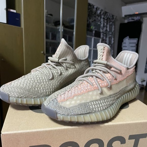 350 v2 sand taupe
